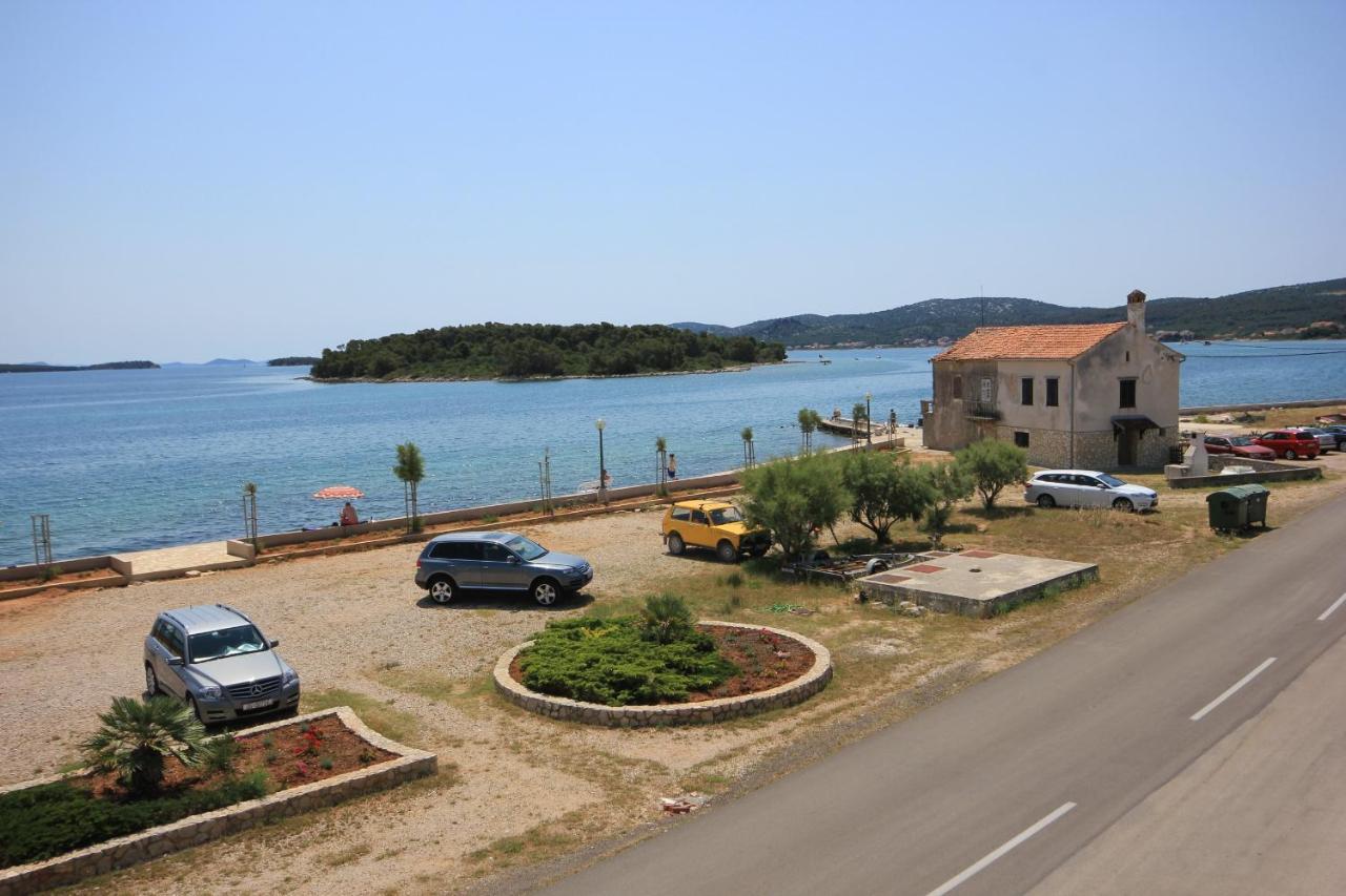 Rooms By The Sea Pasman - 8223 Kültér fotó